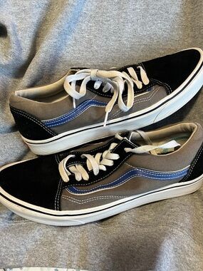 Men’s Vans Shoes 10.5